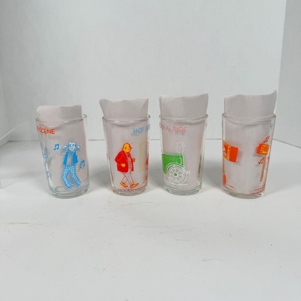 Vtg 1971 Archie Comics Glasses Set of 4 • Reggie Hot Dog Archie Sabrina • Reggie - Picture 4 of 13